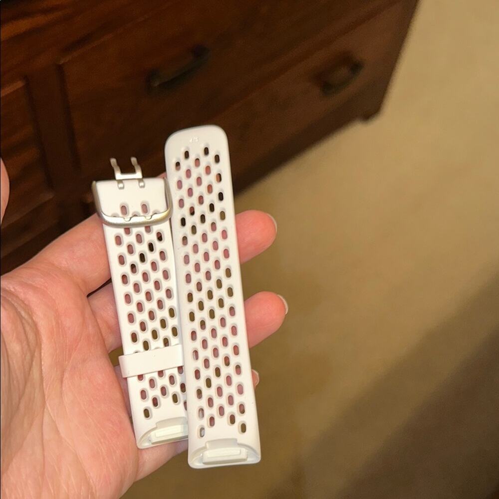Fitbit White Perforated Wristband Clip